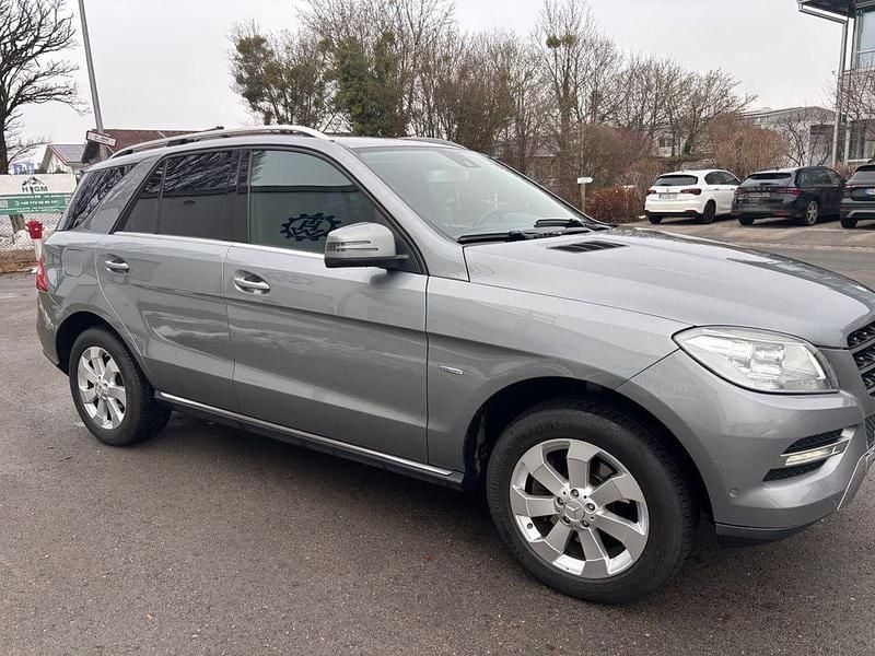 Gebraucht Mercedes ML350 258 PS (189 kW) 2011 Silber SUV