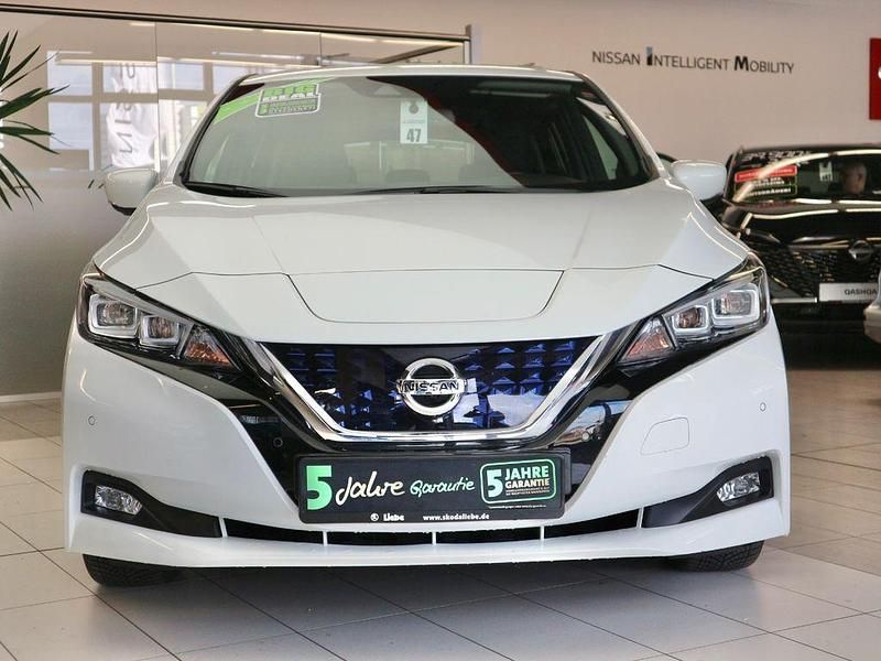 Gebraucht Nissan Leaf 360º 110 kW (150 PS) 2021 White (s) Kleinwagen