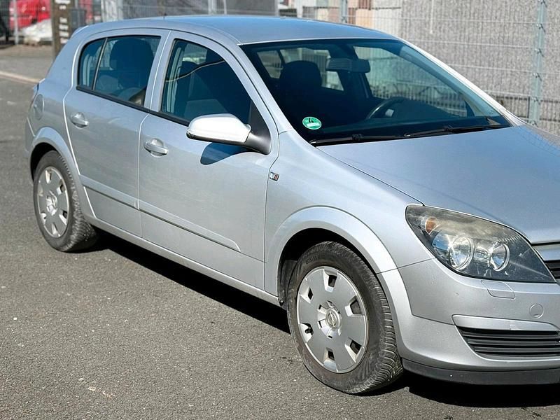 Gebraucht Opel Astra 90 PS (66 kW) 2005 Silber Limousine