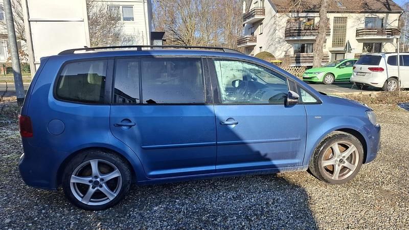 Gebraucht VW Touran 140 PS (102 kW) 2012 Blau Van / Kleinbus