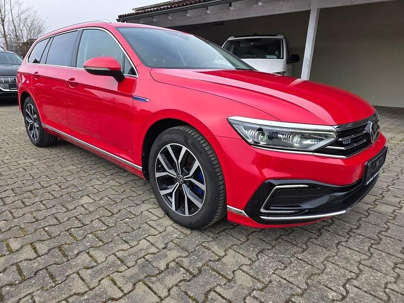 Gebraucht VW Passat GTE 218 PS (160 kW) 2022 Rot Limousine