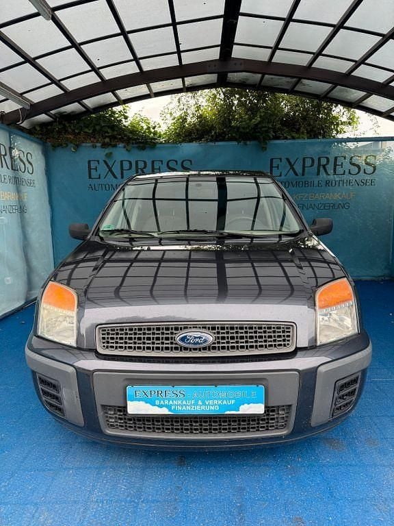 Grau Gebraucht 2006 Ford Fusion Fun X Limousine | 1.499 € (Guter Preis) - Bild 1/4