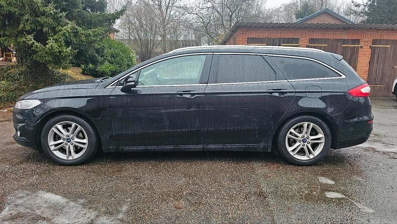 Gebraucht Ford Mondeo 150 PS (110 kW) 2016 Schwarz Kombi