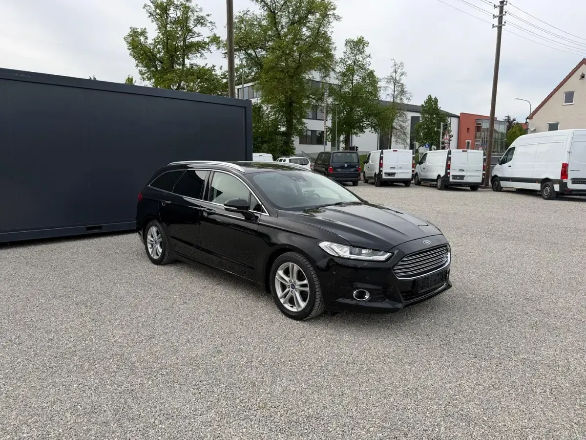 Gebraucht Ford Mondeo Titanium 165 PS (121 kW) 2019 Schwarz Kombi