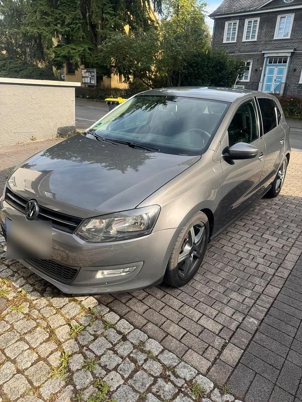 Grau Gebraucht 2011 VW Polo Kleinwagen | 5.850 € (Etwas zu teuer) - Bild 1/4