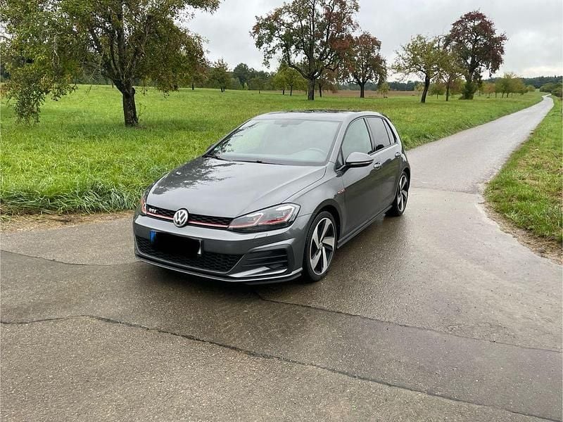 Grau Gebraucht 2018 VW Golf VII GTI Limousine | 17.200 € (Guter Preis) - Bild 1/4