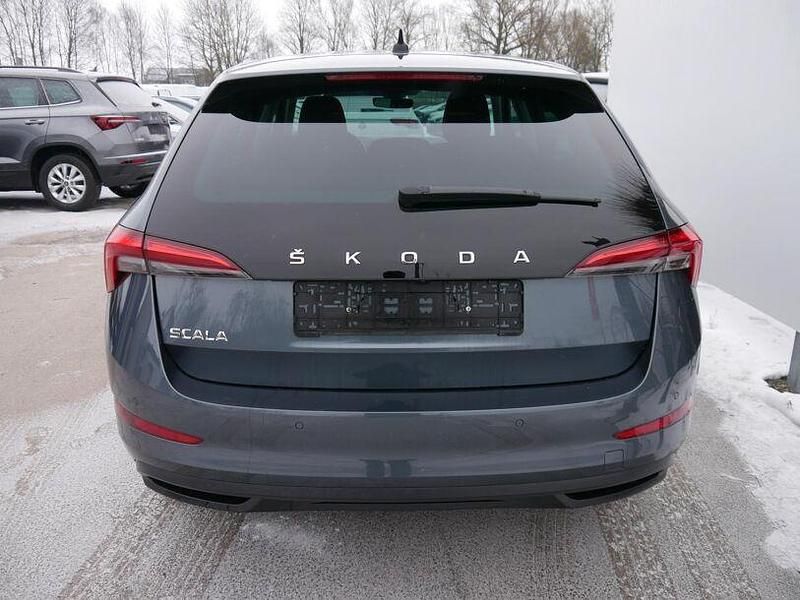 Gebraucht Skoda Scala Style 150 PS (110 kW) 2021 Quarzgrau metallic Kleinwagen