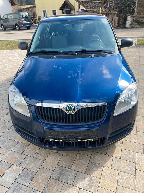 Gebraucht Skoda Fabia 60 PS (44 kW) 2009 Blau Kleinwagen