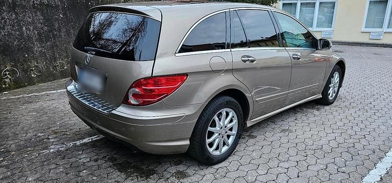 Gebraucht Mercedes R320 225 PS (165 kW) 2008 Gold Van / Kleinbus