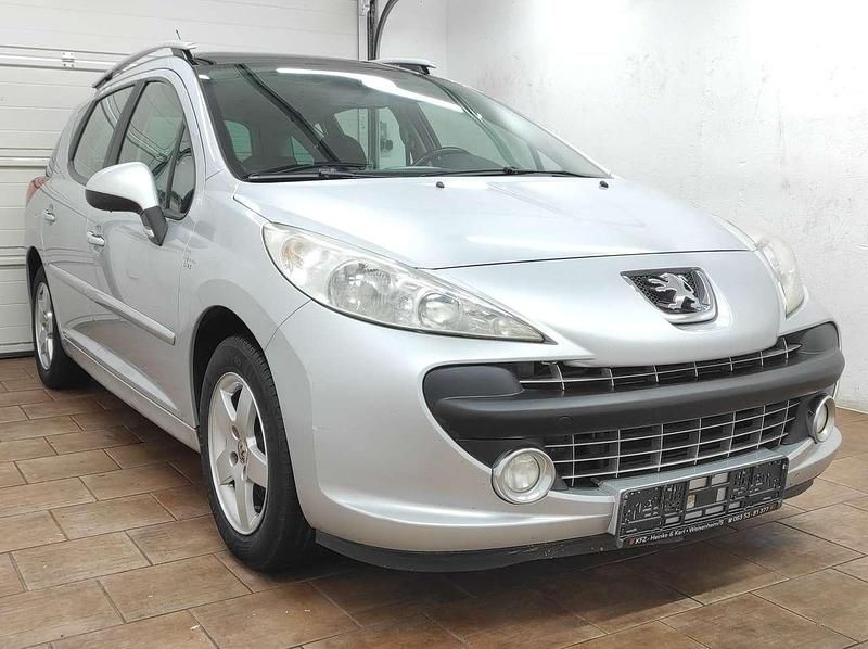 Gebraucht Peugeot 207 95 PS (69 kW) 2008 Aluminiumgrau/metallic Kombi