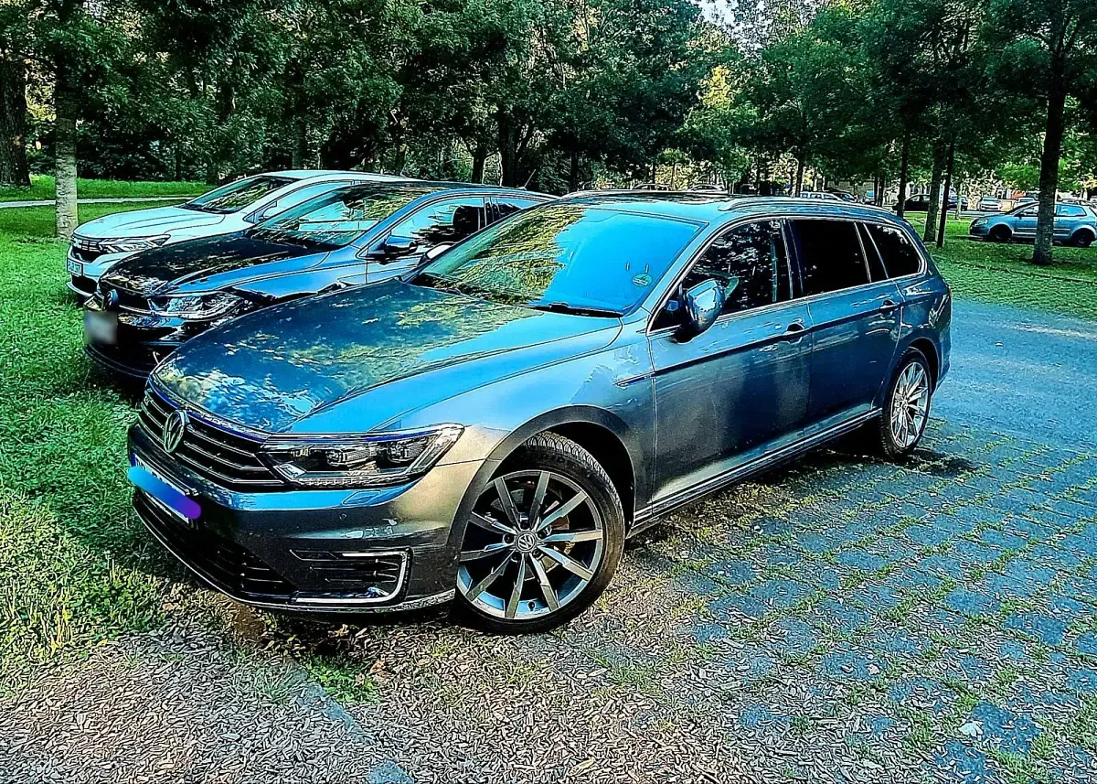 Gebraucht VW Passat GTE 218 PS (160 kW) 2017 Grau Kombi