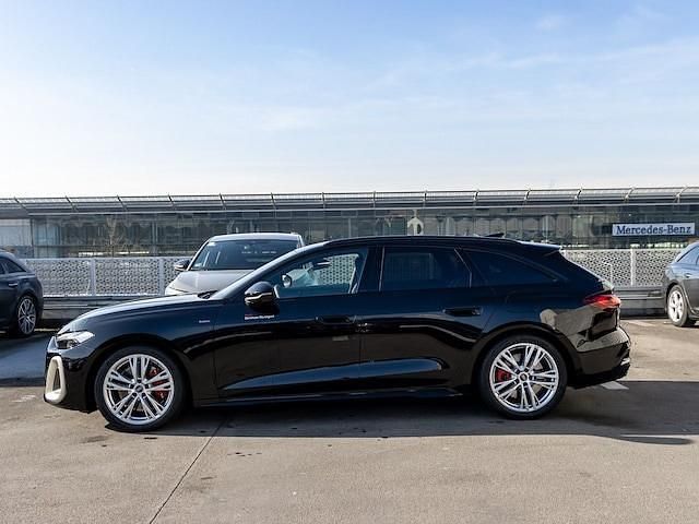 Gebraucht Audi A5 Ambiente 367 PS (269 kW) 2025 Mythosschwarz metallic Kombi