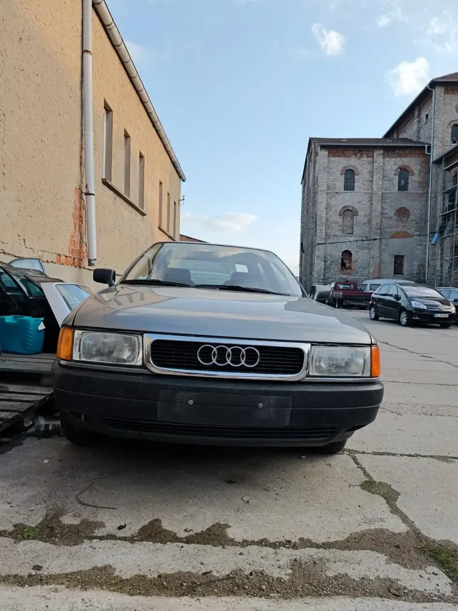 Gebraucht Audi 80 70 PS (51 kW) 1991 Grau Limousine