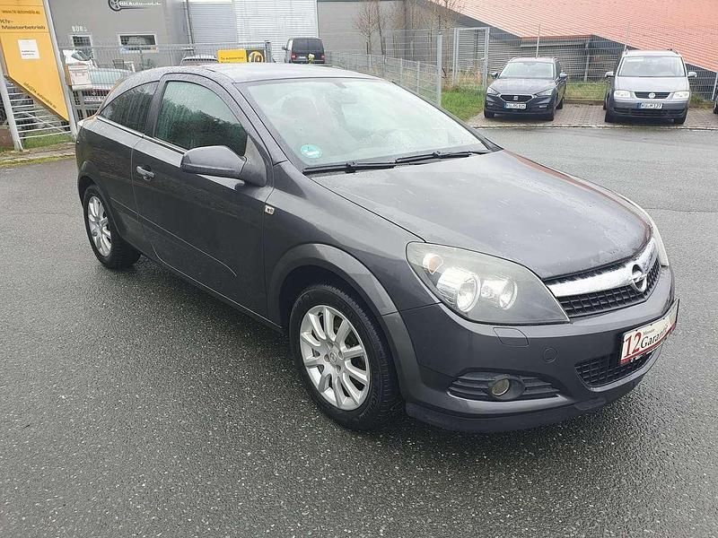 Gebraucht Opel Astra GTC Selection 90 PS (66 kW) 2009 Karbongrau Kleinwagen