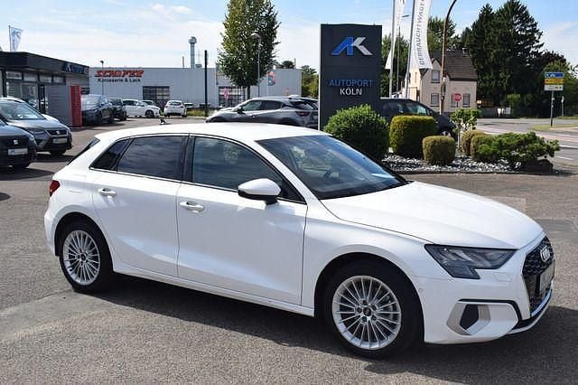 Ibisweiss Gebraucht 2023 Audi A3 Sportback Advanced Limousine | 23.890 € (Guter Preis) - Bild 1/4
