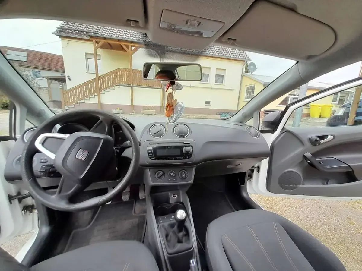 Gebraucht Seat Ibiza SC 69 PS (50 kW) 2010 Weiß Kleinwagen