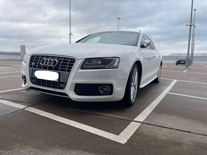 Weiß Gebraucht 2010 Audi S5 Sportback Sport Kleinwagen | 15.999 € (Etwas zu teuer) - Bild 1/4