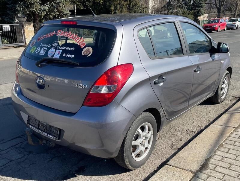 Gebraucht Hyundai i20 78 PS (57 kW) 2009 Grau Kleinwagen