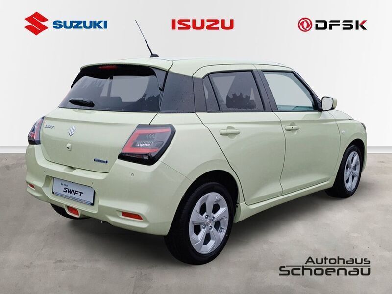 Neu Suzuki Swift Comfort 83 PS (61 kW) 2025 Gelb Kleinwagen