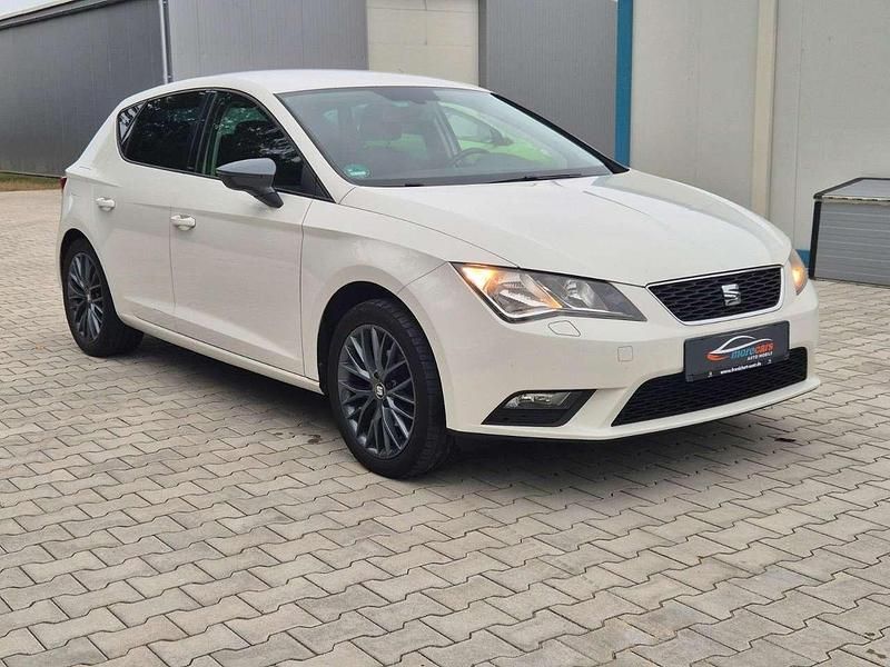 Weiß Gebraucht 2016 Seat Leon Limousine | 8.500 € (Guter Preis) - Bild 1/4