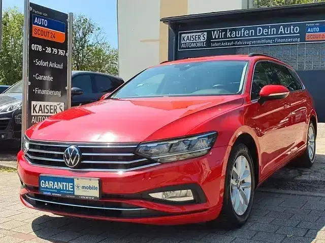 Gebraucht VW Passat 122 PS (89 kW) 2022 Rot Kombi
