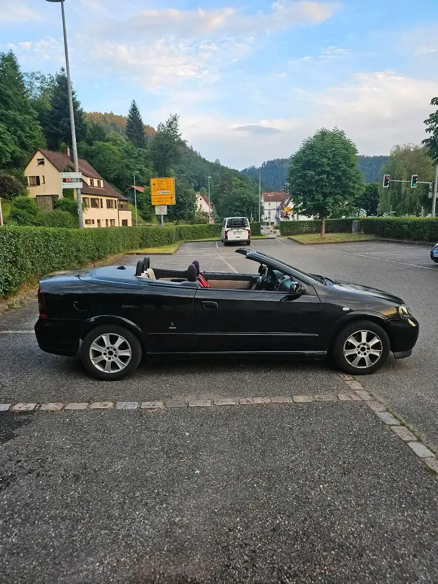 Gebraucht Opel Astra 125 PS (91 kW) 2002 Schwarz Cabrio