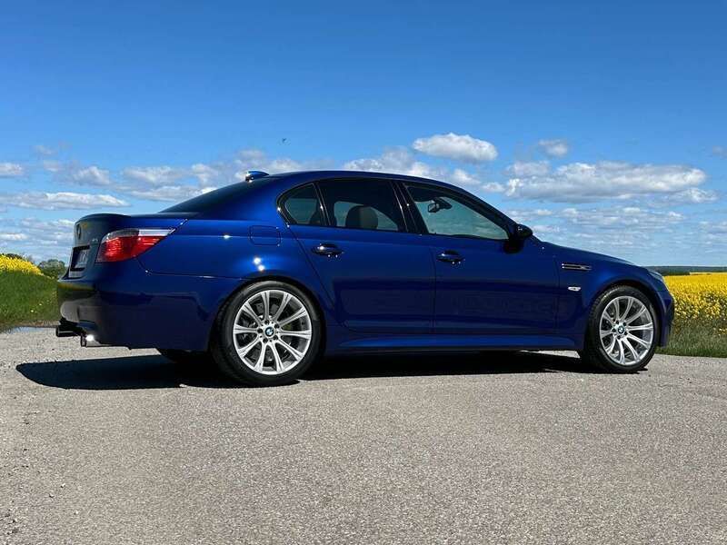 Blau Gebraucht 2005 BMW M5 Limousine | 45.900 € (Fairer Preis) - Bild 1/4