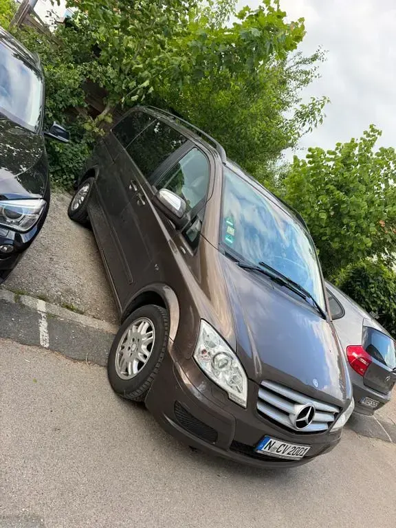 Gebraucht Mercedes Viano Edition 224 PS (164 kW) 2012 Braun Van / Kleinbus