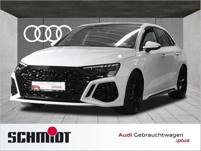 Gletscherweiß metallic Gebraucht 2024 Audi RS3 Sportback Ambiente Kleinwagen | 61.740 € (Fairer Preis) - Bild 1/2