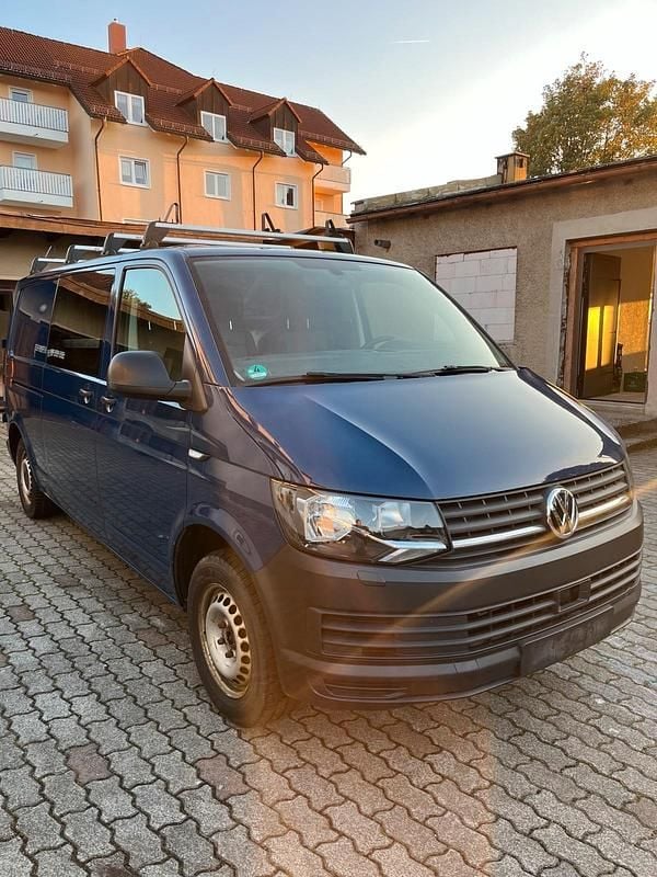 Blau Gebraucht 2016 VW T6 Van | 12.300 € - Bild 1/4