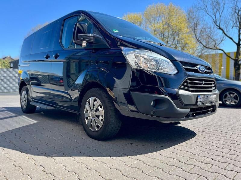 Gebraucht Ford Tourneo Titanium 155 PS (114 kW) 2016 Schwarz Van / Kleinbus