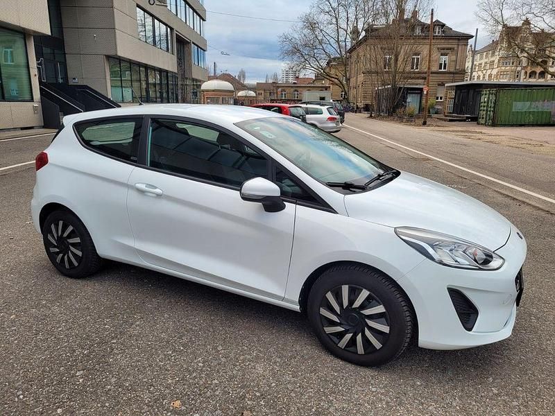 Gebraucht Ford Fiesta Cool & Connect 71 PS (52 kW) 2019 Weiß Kleinwagen