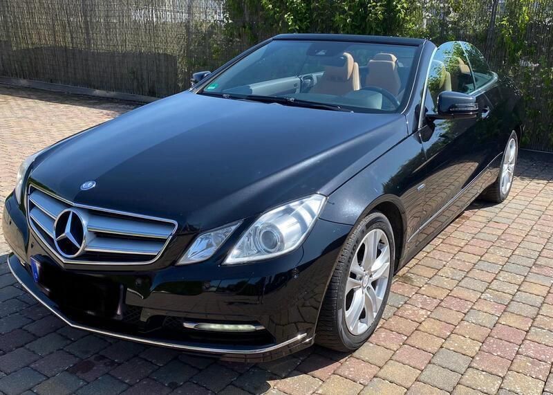 Schwarz Gebraucht 2011 Mercedes E220 Cabrio | 12.500 € (Fairer Preis) - Bild 1/4