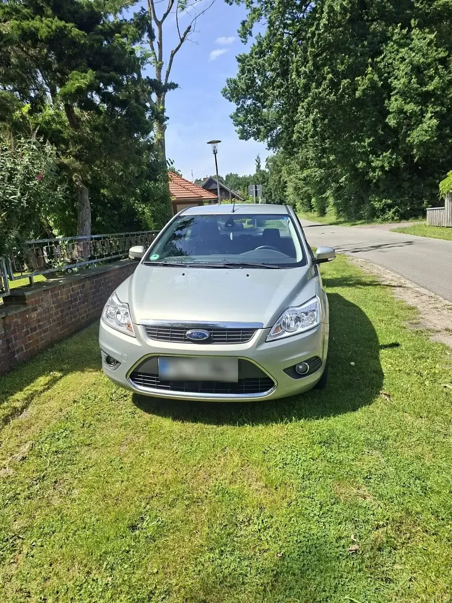 Gebraucht Ford Focus 101 PS (74 kW) 2008 Grau Limousine