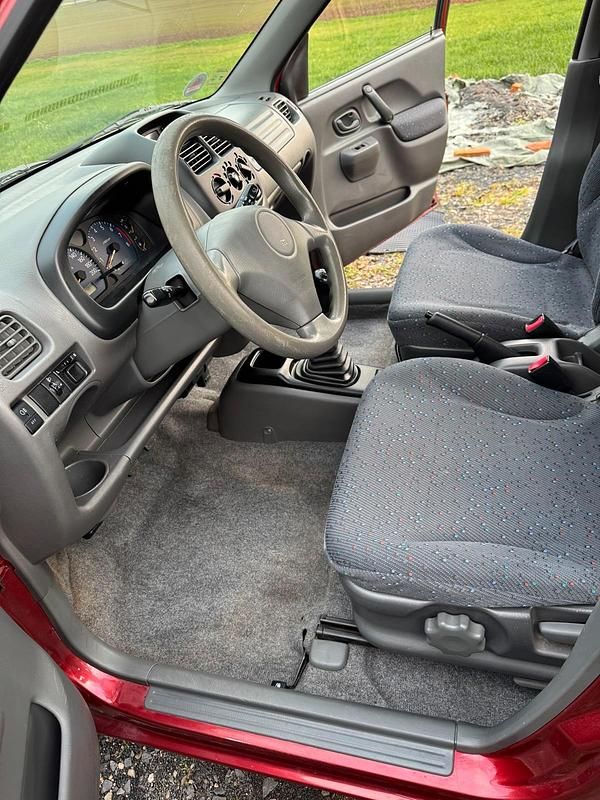 Gebraucht Suzuki Ignis 83 PS (61 kW) 2001 Rot Kleinwagen