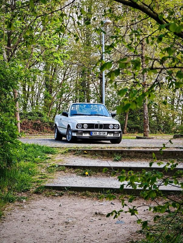 Weiß Gebraucht 1986 BMW 325 Cabriolet Cabrio | 29.999 € - Bild 1/4