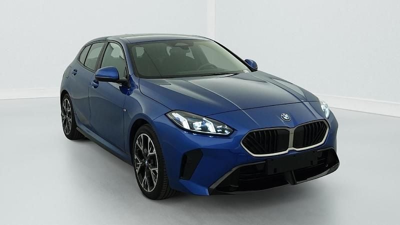 Gebraucht BMW 120 M Sport 163 PS (119 kW) 2025 Portimao blau metallic Kleinwagen