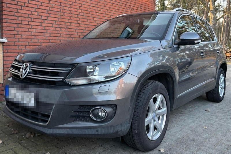 Gebraucht VW Tiguan 140 PS (102 kW) 2012 Grau SUV