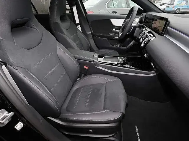 Gebraucht Mercedes A200 Edition 163 PS (119 kW) 2026