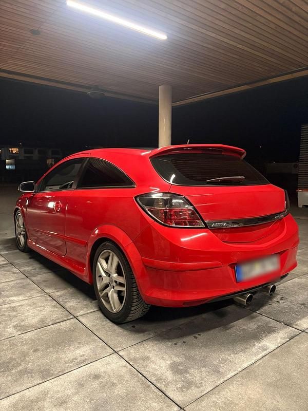 Gebraucht Opel Astra GTC 200 PS (147 kW) 2005 Rot Kleinwagen