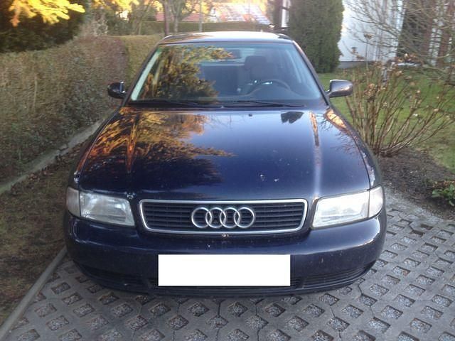Gebraucht Audi A4 125 PS (91 kW) 1997 Blau metallic Limousine