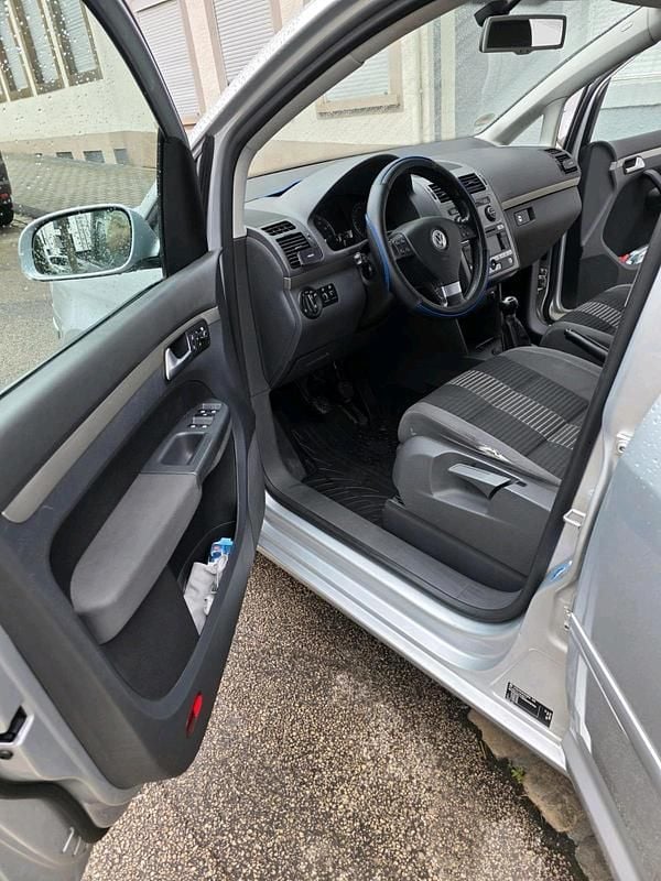Gebraucht VW Touran 105 PS (77 kW) 2008 Silber Van / Kleinbus