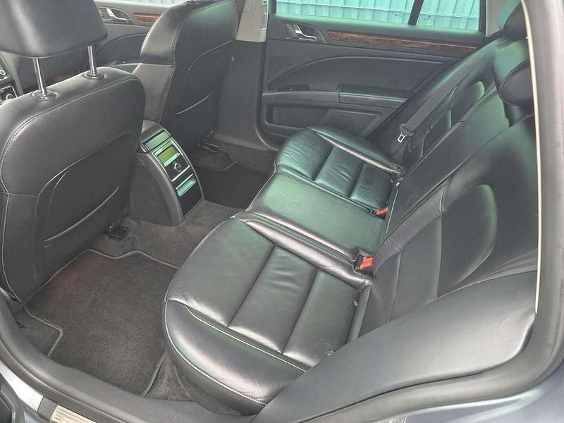 Gebraucht Skoda Superb Elegance 170 PS (125 kW) 2013 Platingrau metallic Kombi