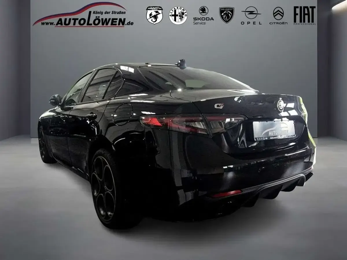 Uusi Alfa Romeo Giulia 280 HP (205 kW) 2025 Musta Sedan