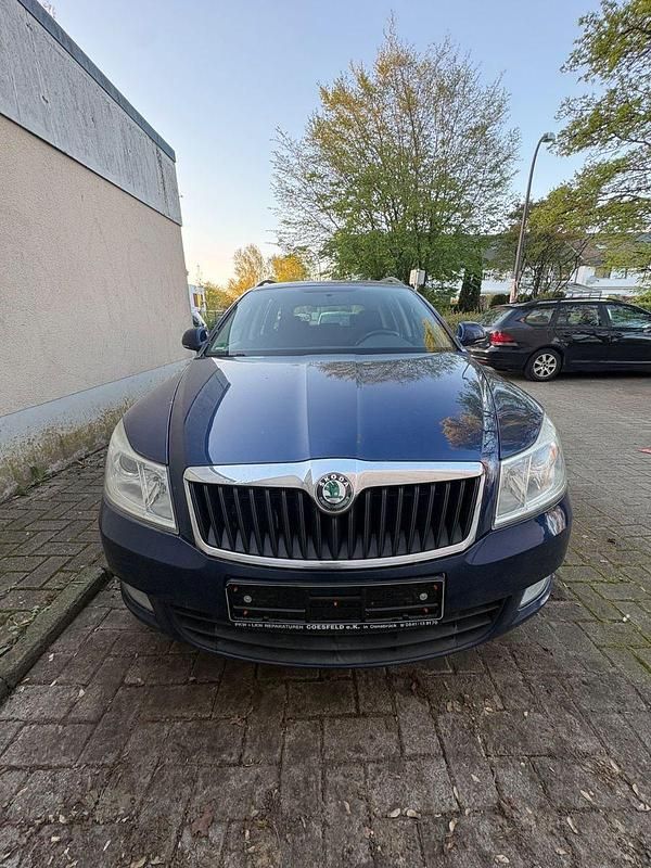 Second-hand Skoda Octavia Ambiente 105 CP (77 kW) 2010 Albastru Break