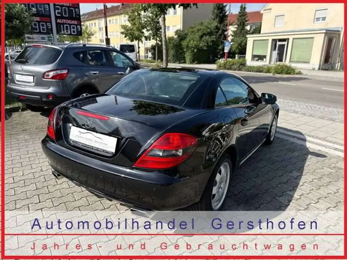 Gebraucht Mercedes SLK200 184 PS (135 kW) 2010 Schwarz Cabrio