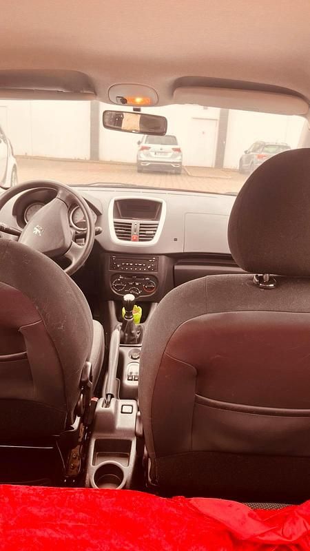 Gebraucht Peugeot 206 70 PS (51 kW) 2009 Rot Kleinwagen