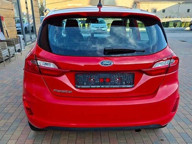 Gebraucht Ford Fiesta Trend 101 PS (74 kW) 2018 Rot Kleinwagen