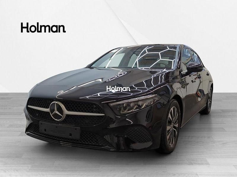Schwarz Gebraucht 2024 Mercedes A180 Limousine | 27.358 € (Guter Preis) - Bild 1/4