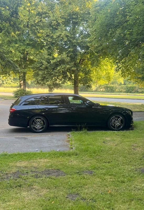 Schwarz Gebraucht 2017 Mercedes E43 AMG AMG Limousine | 24.500 € (Superpreis) - Bild 1/4